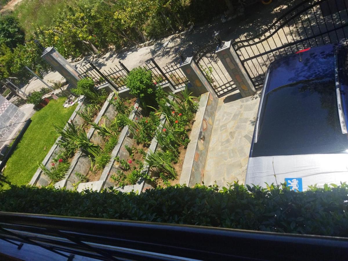 Adam'S Holiday House 2019 Kariani Bagian luar foto