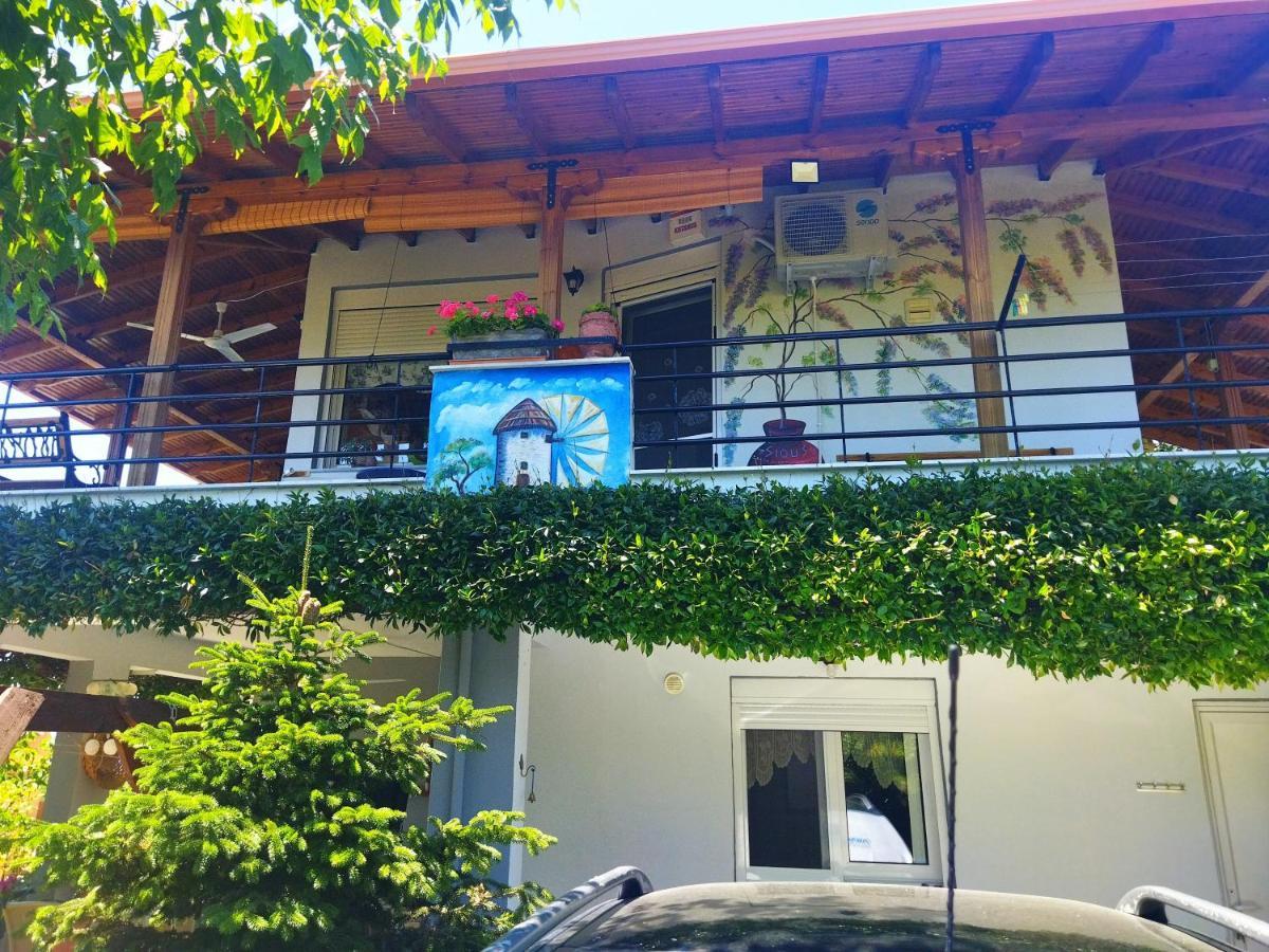Adam'S Holiday House 2019 Kariani Bagian luar foto