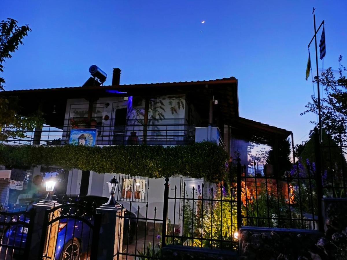 Adam'S Holiday House 2019 Kariani Bagian luar foto