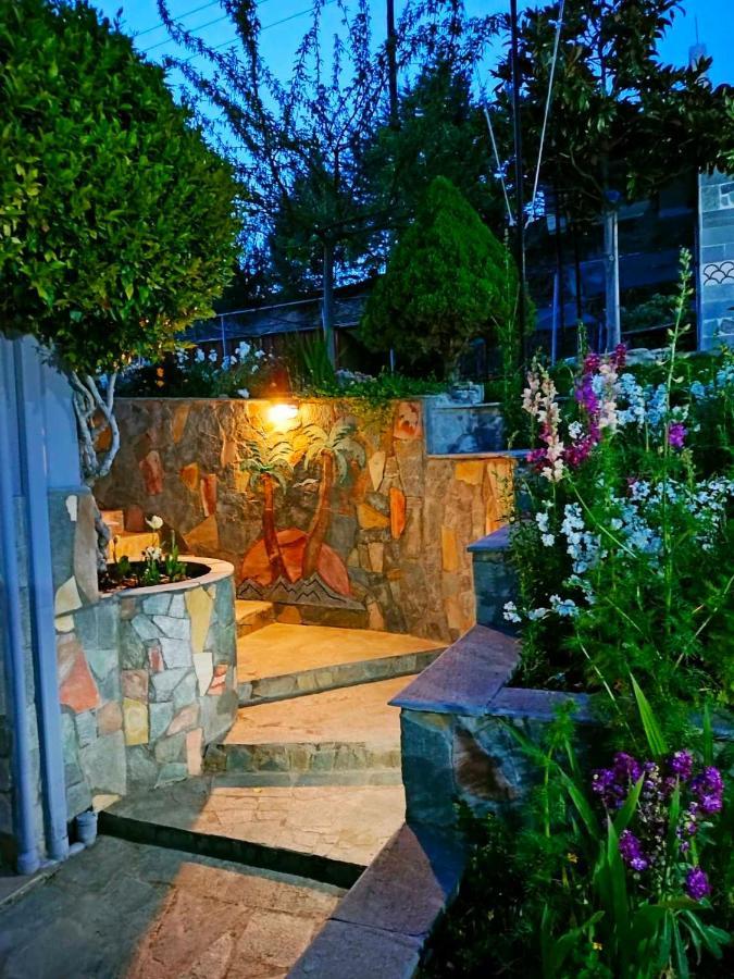 Adam'S Holiday House 2019 Kariani Bagian luar foto