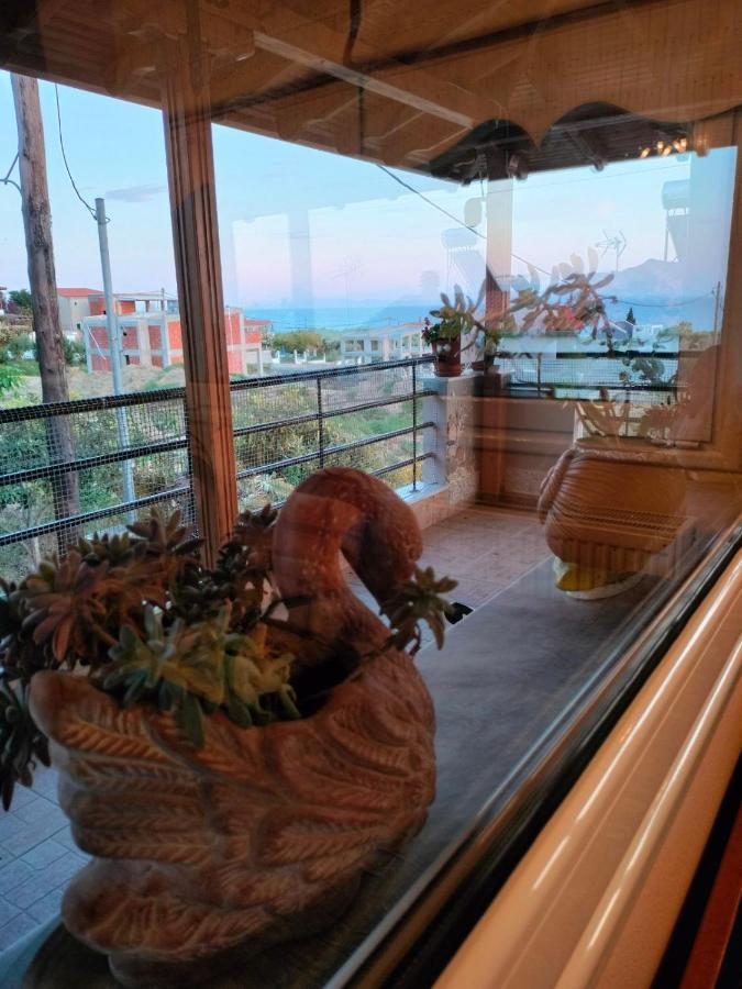 Adam'S Holiday House 2019 Kariani Bagian luar foto