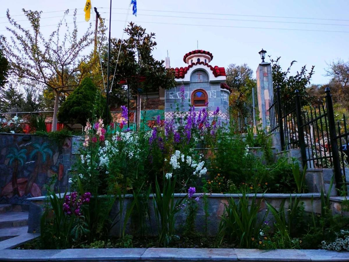 Adam'S Holiday House 2019 Kariani Bagian luar foto