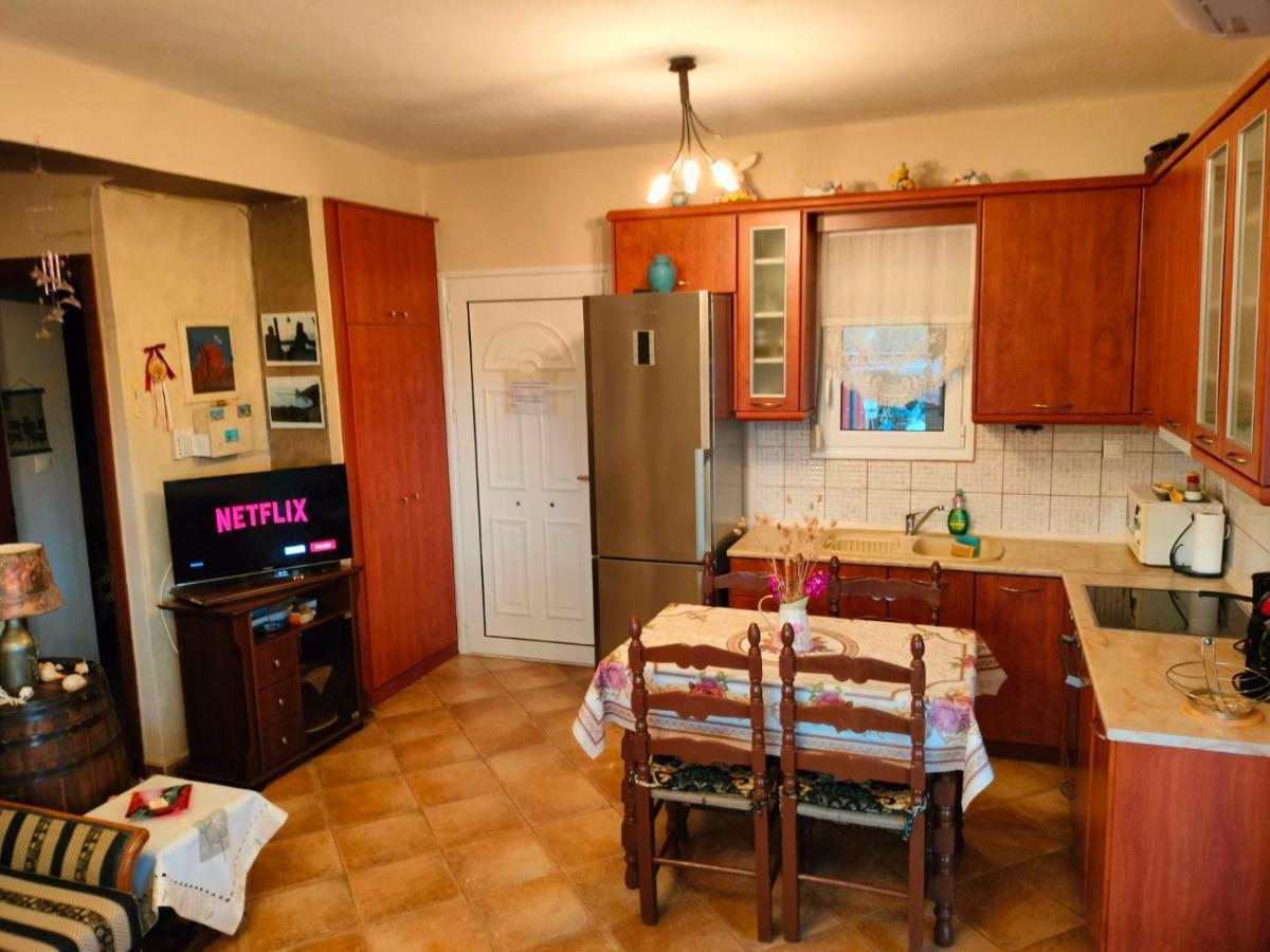 Adam'S Holiday House 2019 Kariani Bagian luar foto