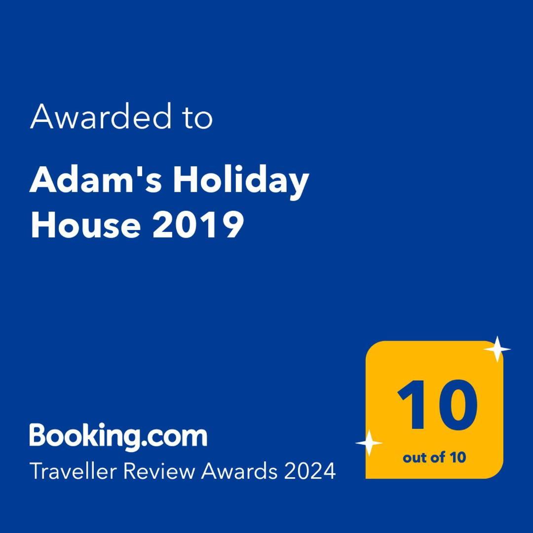Adam'S Holiday House 2019 Kariani Bagian luar foto
