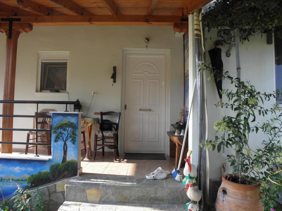 Adam'S Holiday House 2019 Kariani Bagian luar foto