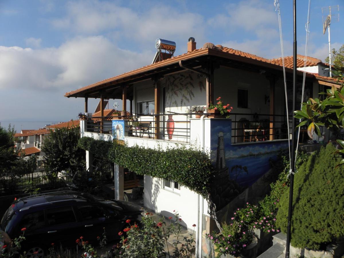 Adam'S Holiday House 2019 Kariani Bagian luar foto